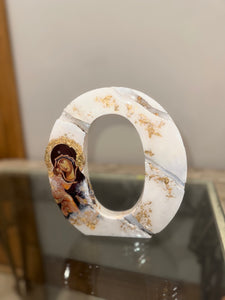 O Letter Icon freestanding - ready to ship