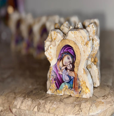 Freestanding stone icon