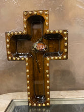 Load image into Gallery viewer, Blessed Epitafio flowers in cross - Ready  to ship