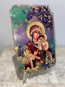 Mother Mary & baby Jesus with natural amethyst gemstone